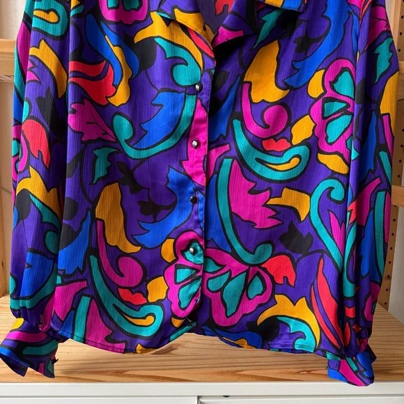 Colorful Abstract Print Women's Top - Picture 5 of 7